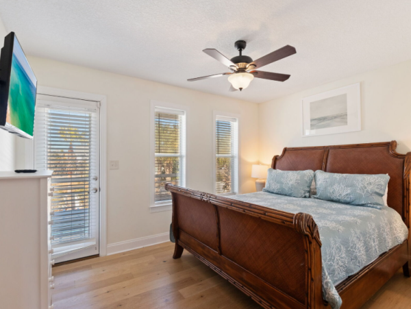 Luxurious 8 Bedroom Coastal Retreat in Destin - Perfect for Groups